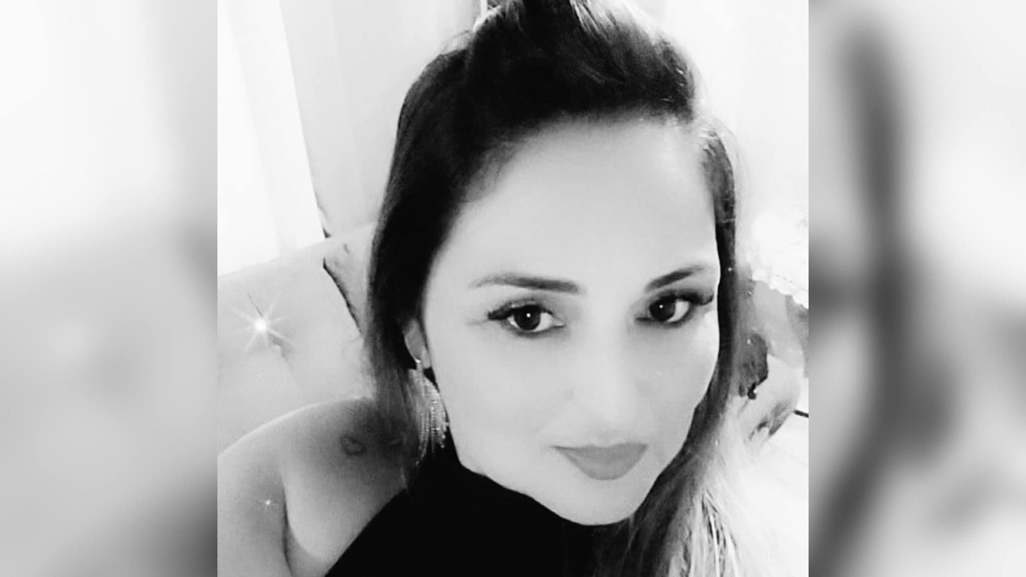 Mulher é assassinada a facadas por seu ex-marido dentro de um carro