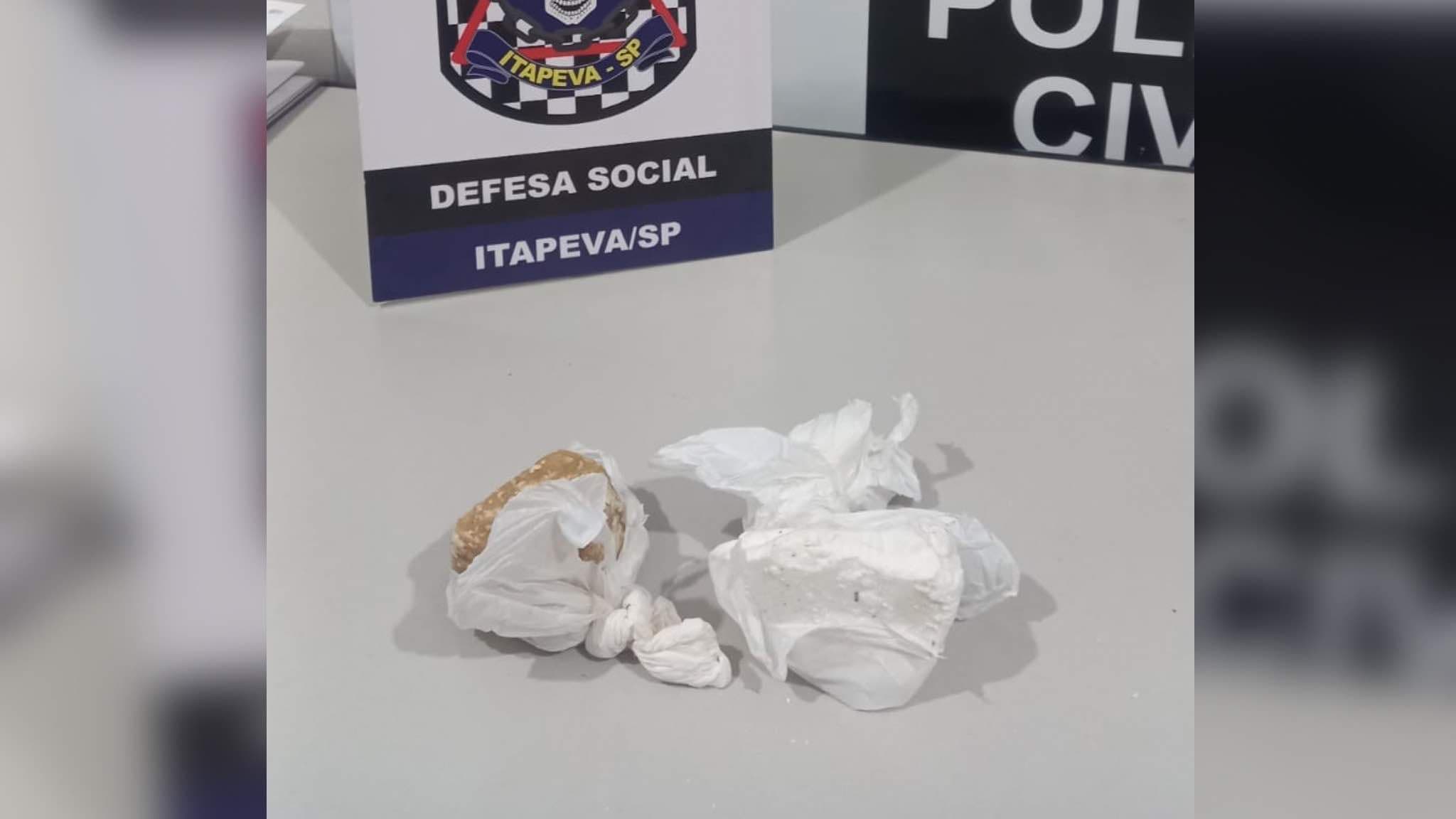 Drogas são apreendidas com motociclista em operação policial