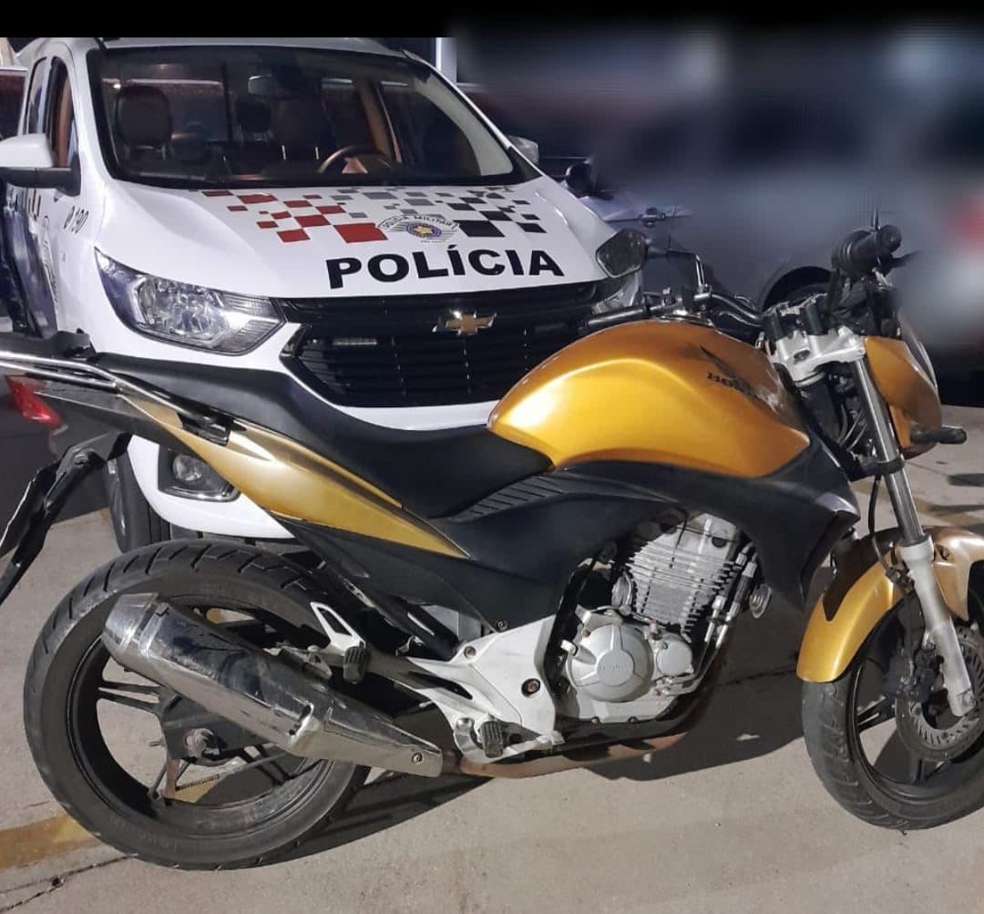 Polícia Militar captura foragido da Bahia e recupera moto roubada em Itapeva/SP