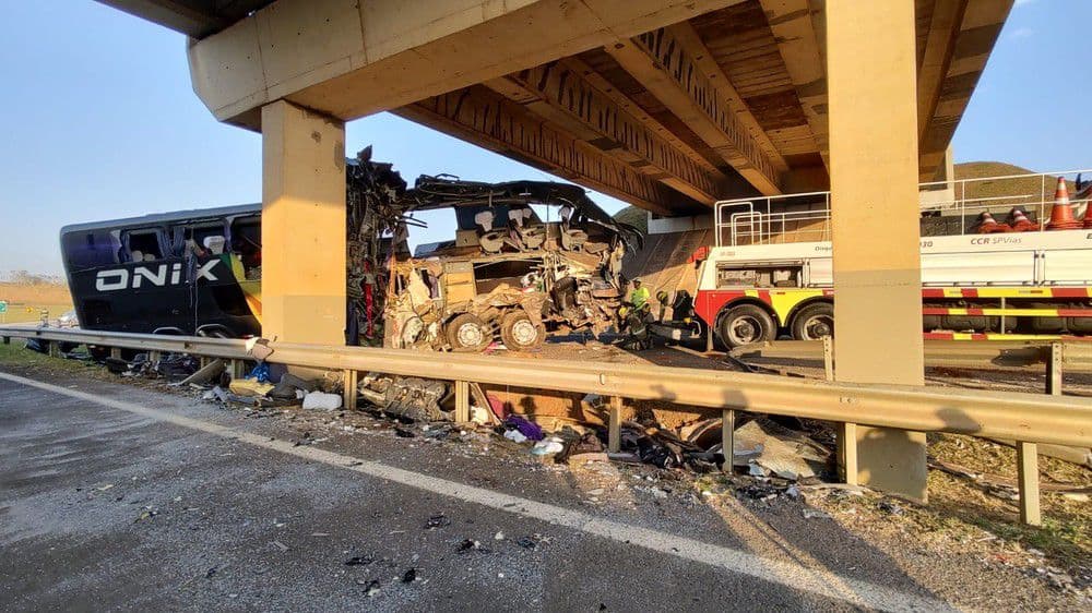 Tragédia em Itapeva: Acidente com ônibus deixa 10 mortos e 42 feridos no interior de SP