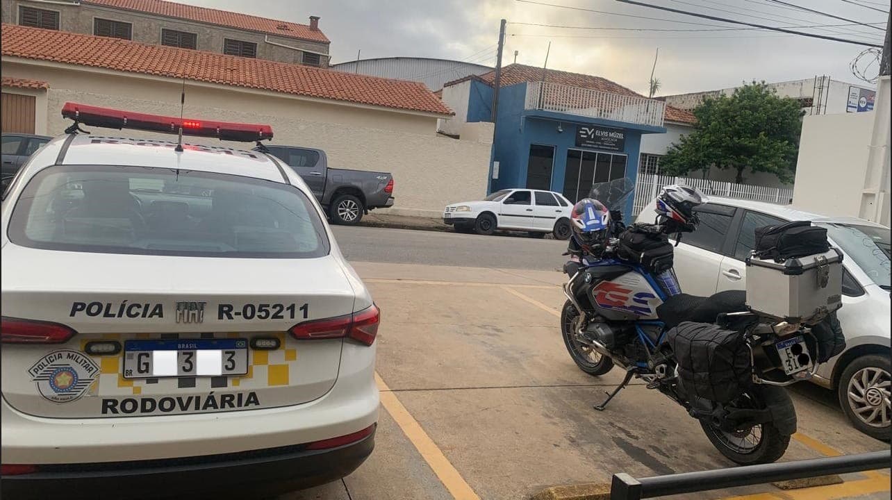 Policiamento Rodoviário Prende Motociclista por Adulteração de Placa em Itapeva