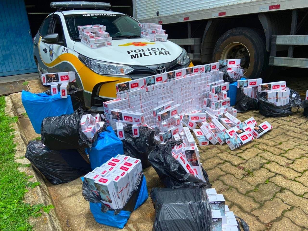 POLICIAMENTO RODOVIÁRIO APREENDE CARGA DE CIGARRO EM ITARARE/SP