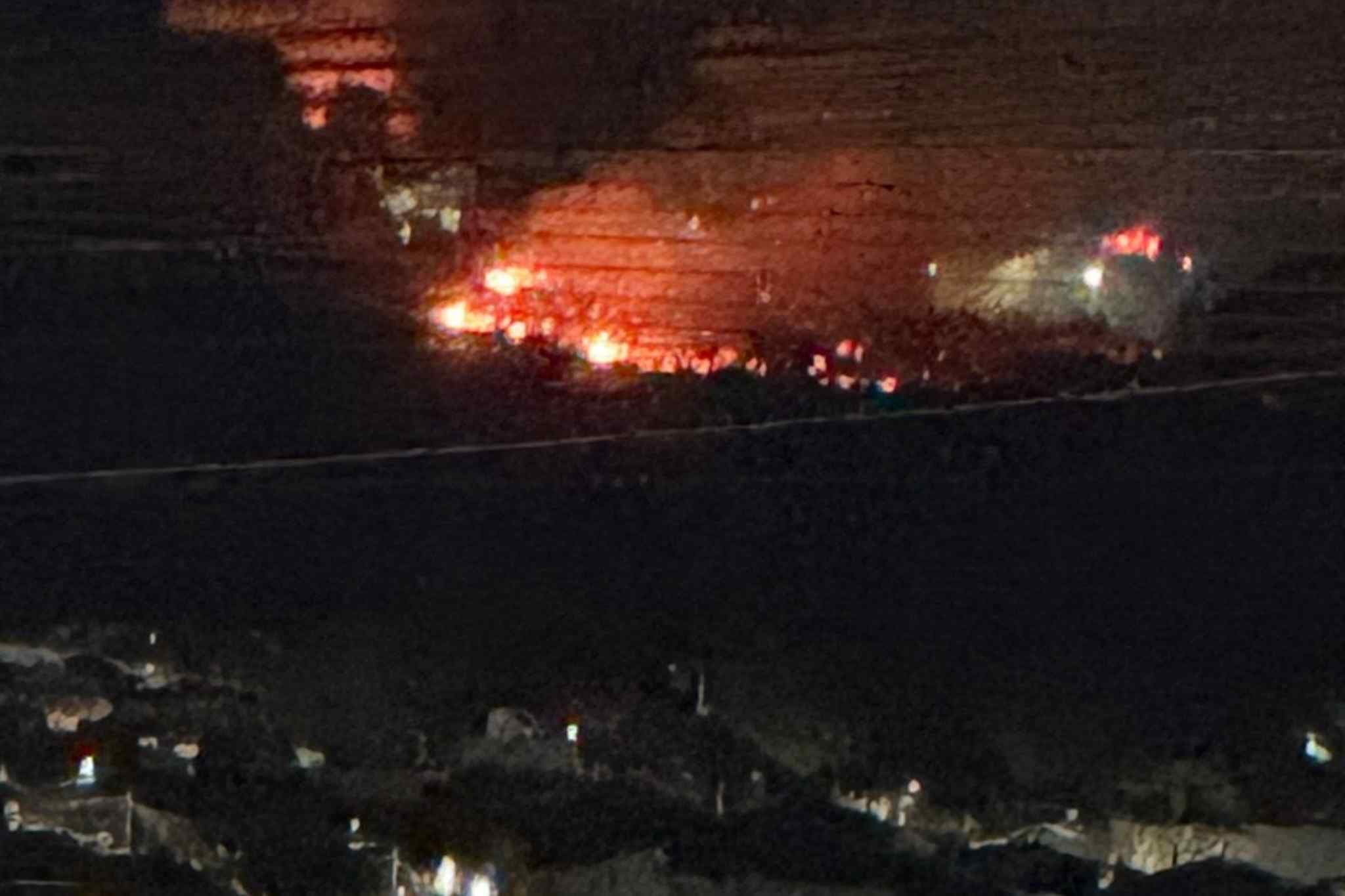 Incêndio de grandes proporções atinge área no bairro Bela Vista, em Itapeva/SP