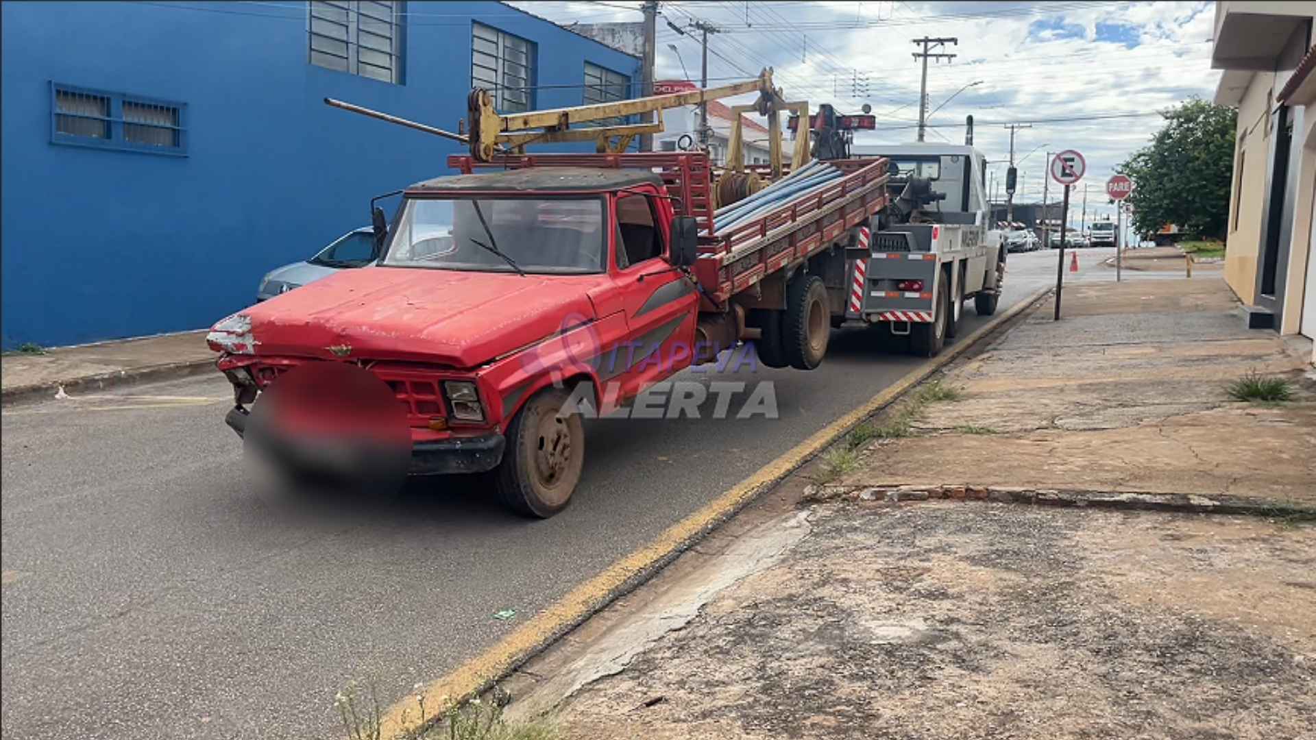 Caminhão sem freio atinge quatro veículos no Jardim Maringá