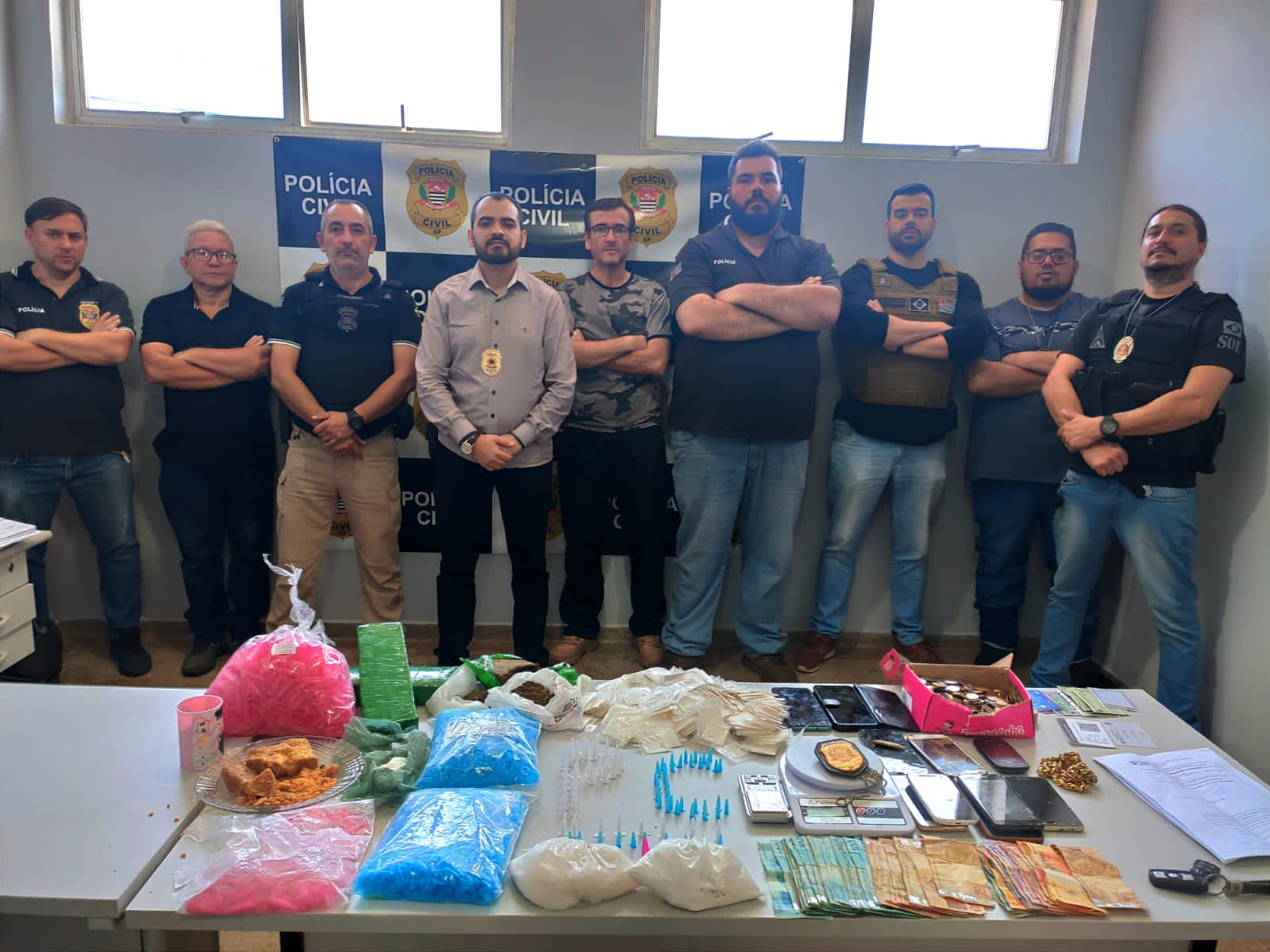 Traficantes são presos, grande quantidade de drogas apreendidas em operação da polícia Civil e Dise em Itaberá/SP