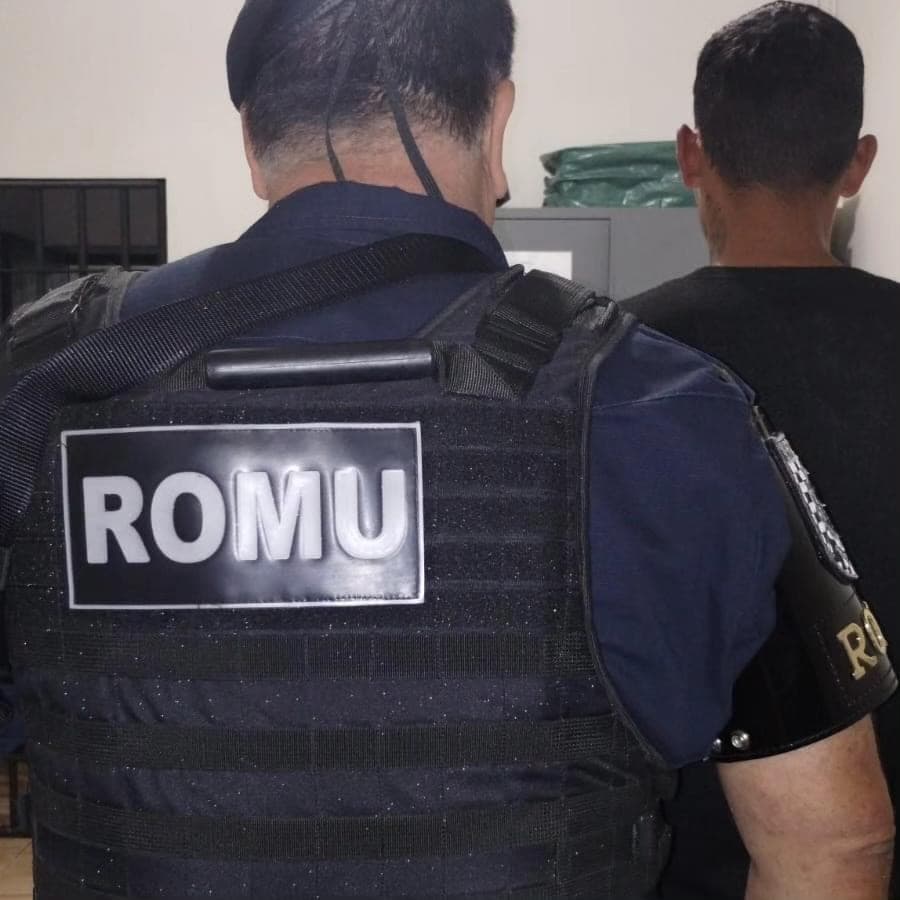 Polícia municipal em ação, Procurado Capturado.
