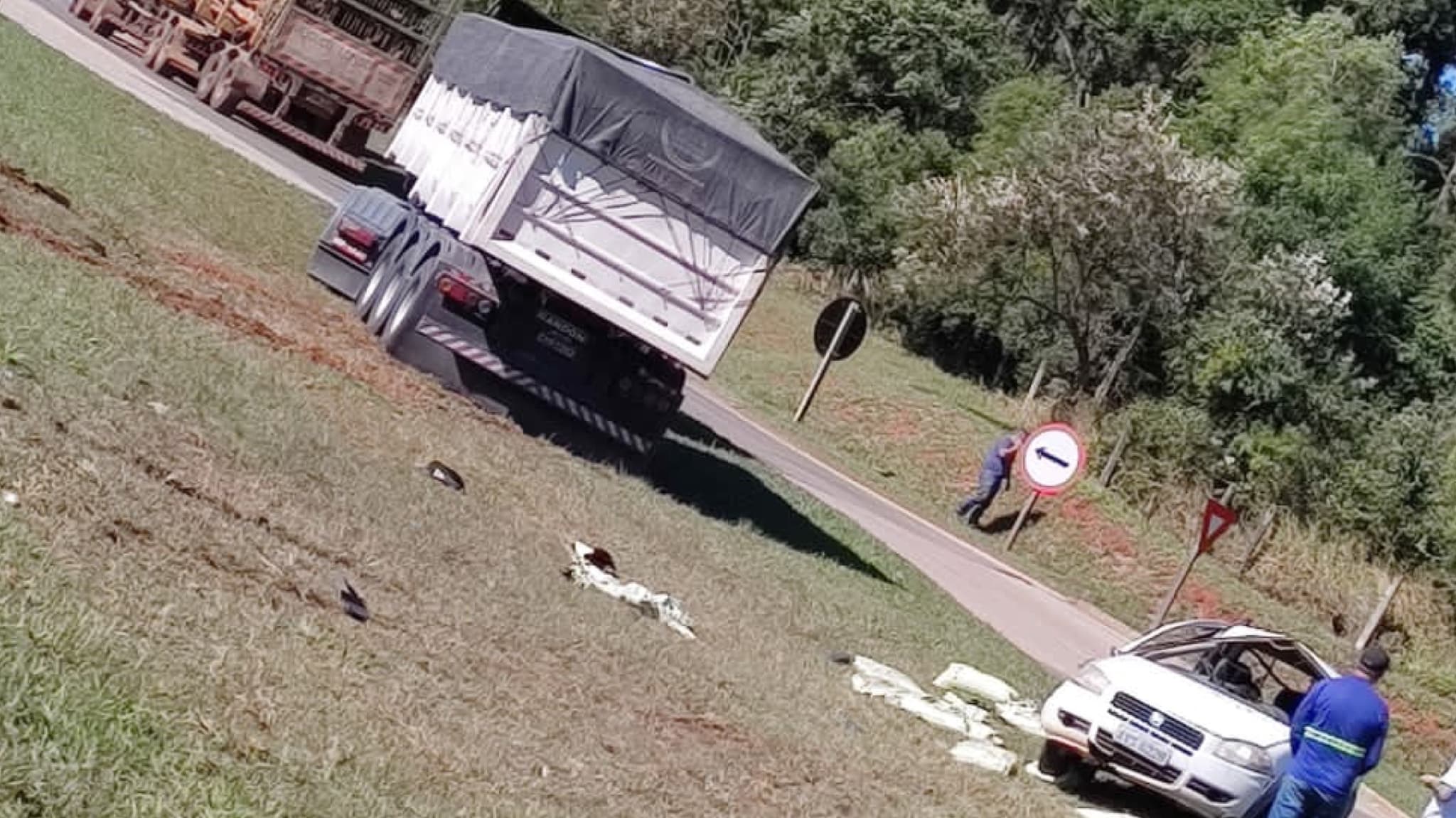 Acidente fatal entre caminhonete e caminhão em Capão Bonito