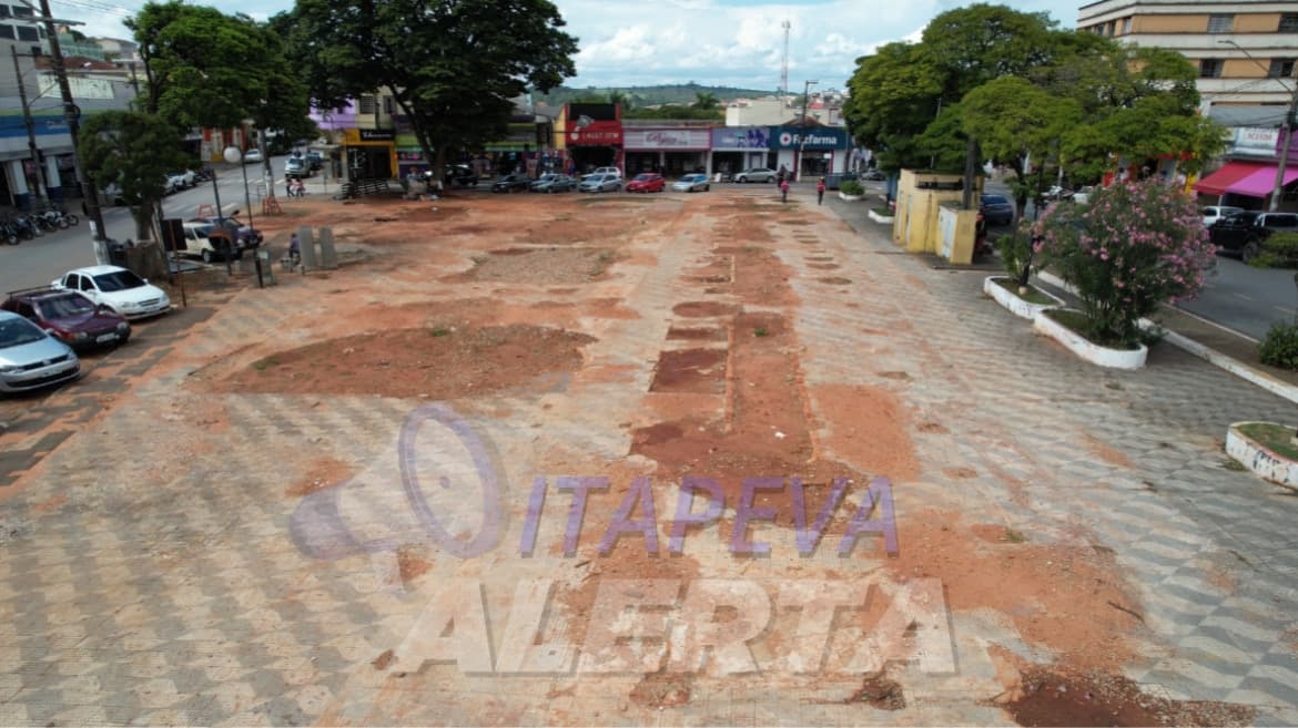 O povo venceu! Licitação para construção de Praça no local do antigo camelô foi suspensa