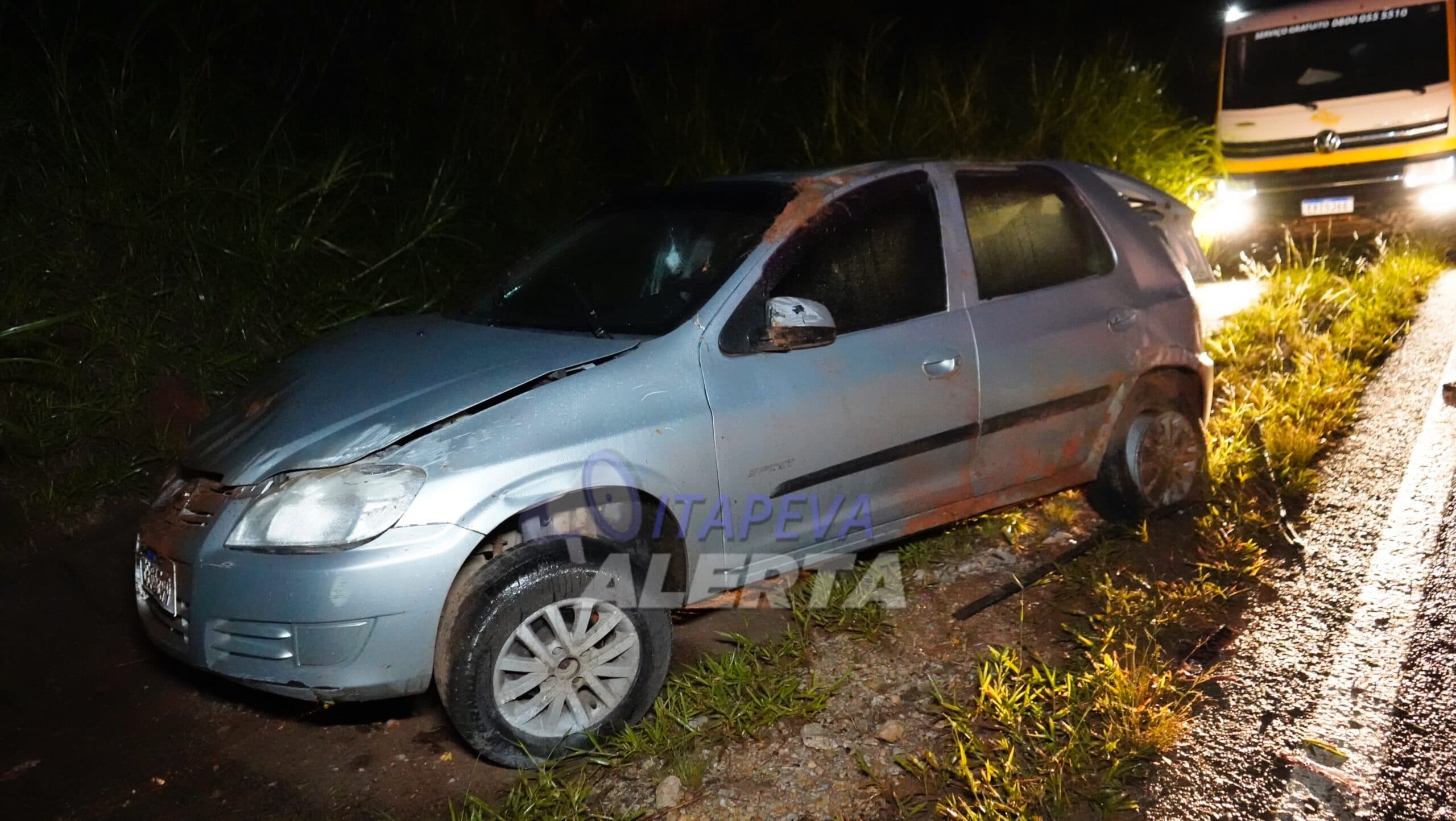 Acidente na Rodovia Pedro Rodrigues Garcia em Itapeva deixa três feridos