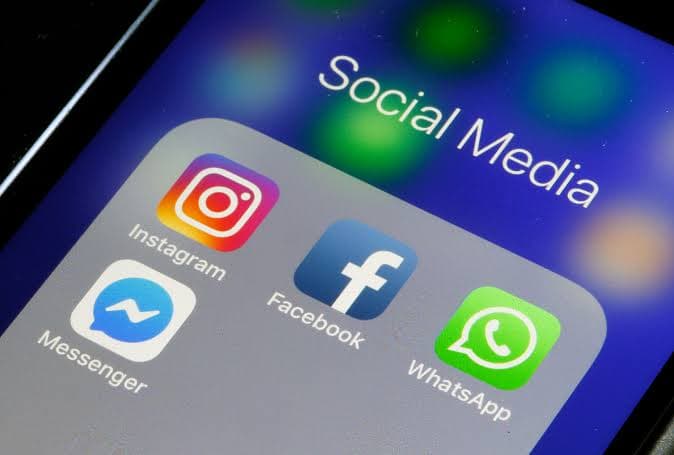 WhatsApp, Instagram e Facebook estão fora do ar? Usuários relatam erro de conexão
