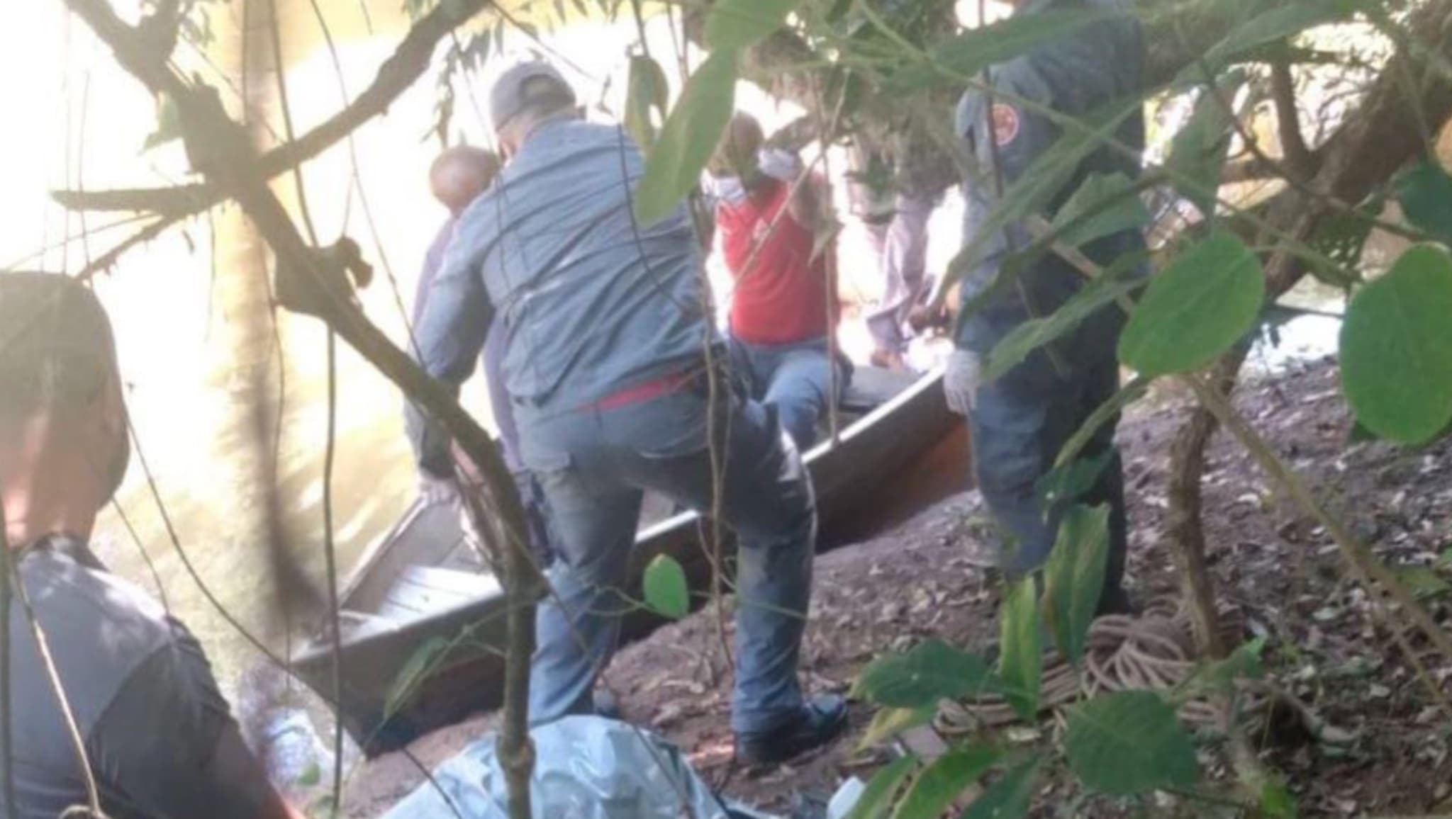 Corpo em decomposição é encontrado dentro de um rio de Buri/SP