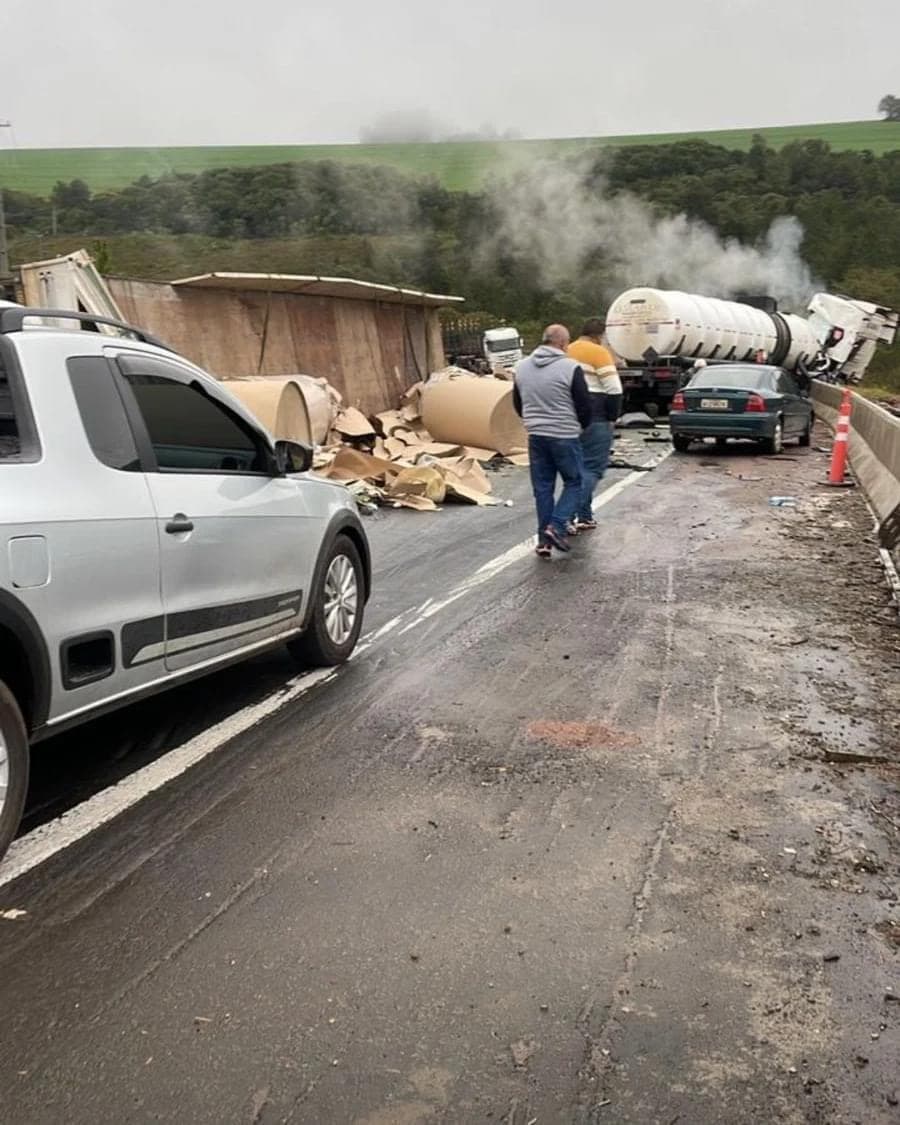 Acidente entre Sengés e Jaguariaíva bloqueia rodovia PR-151