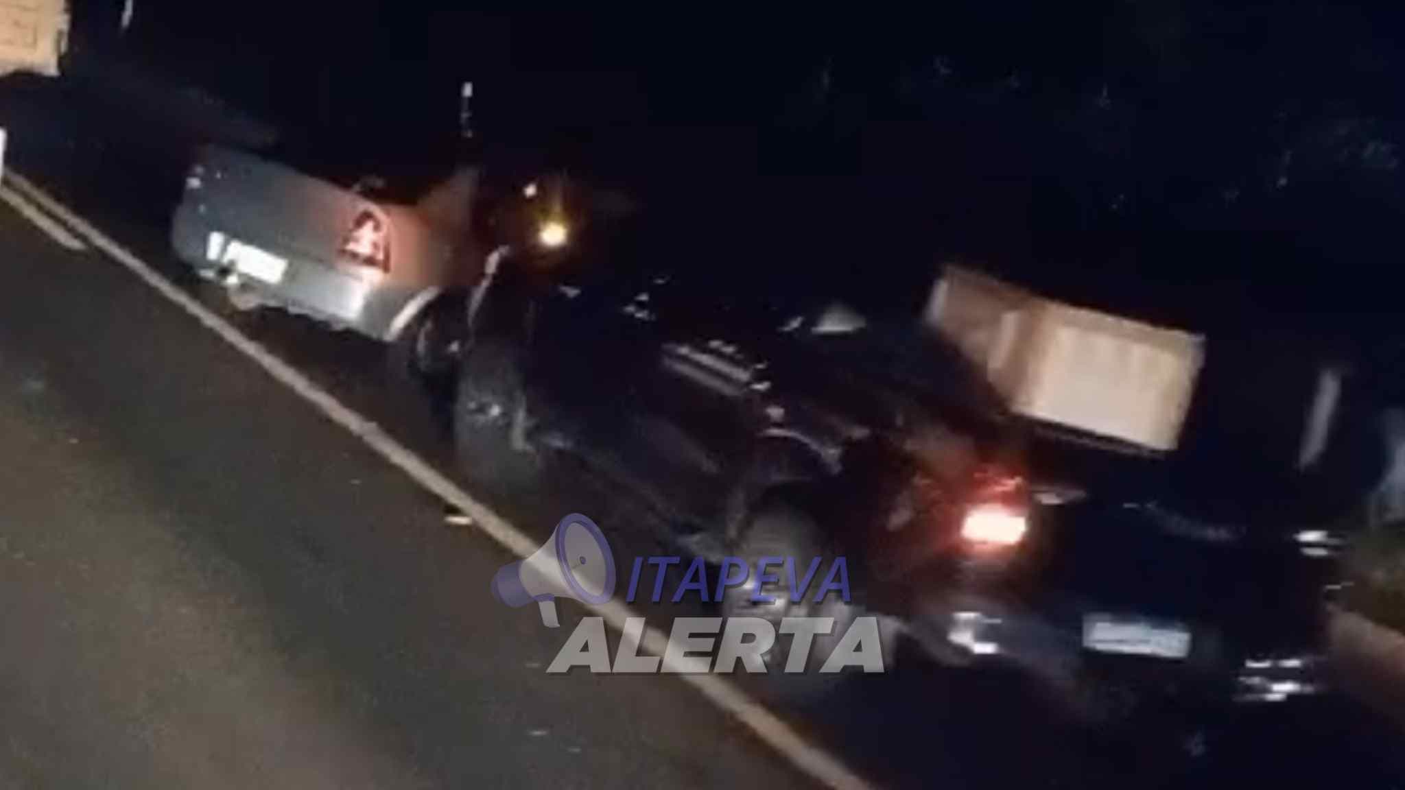 Grave acidente na rodovia francisco Alves Negrão deixa quatro feridos