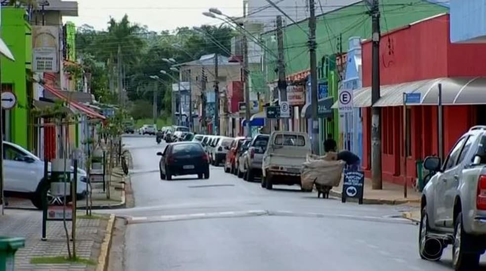 Homem é baleado dentro de bar no Centro de Buri,SP