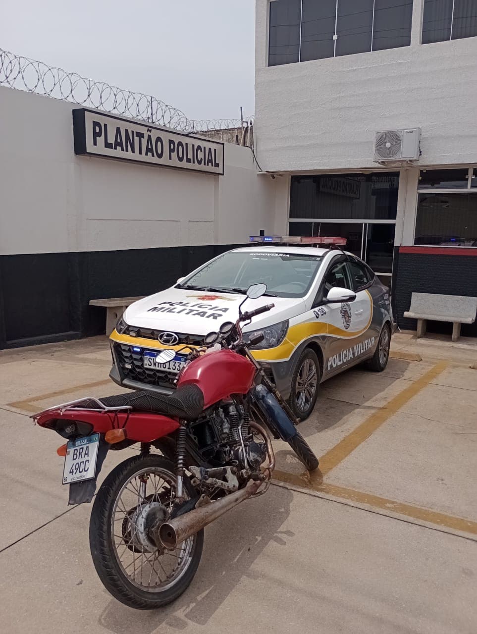 Policiamento Rodoviário de Itapeva prende motociclista por adulteração de sinais identificadores de veículo