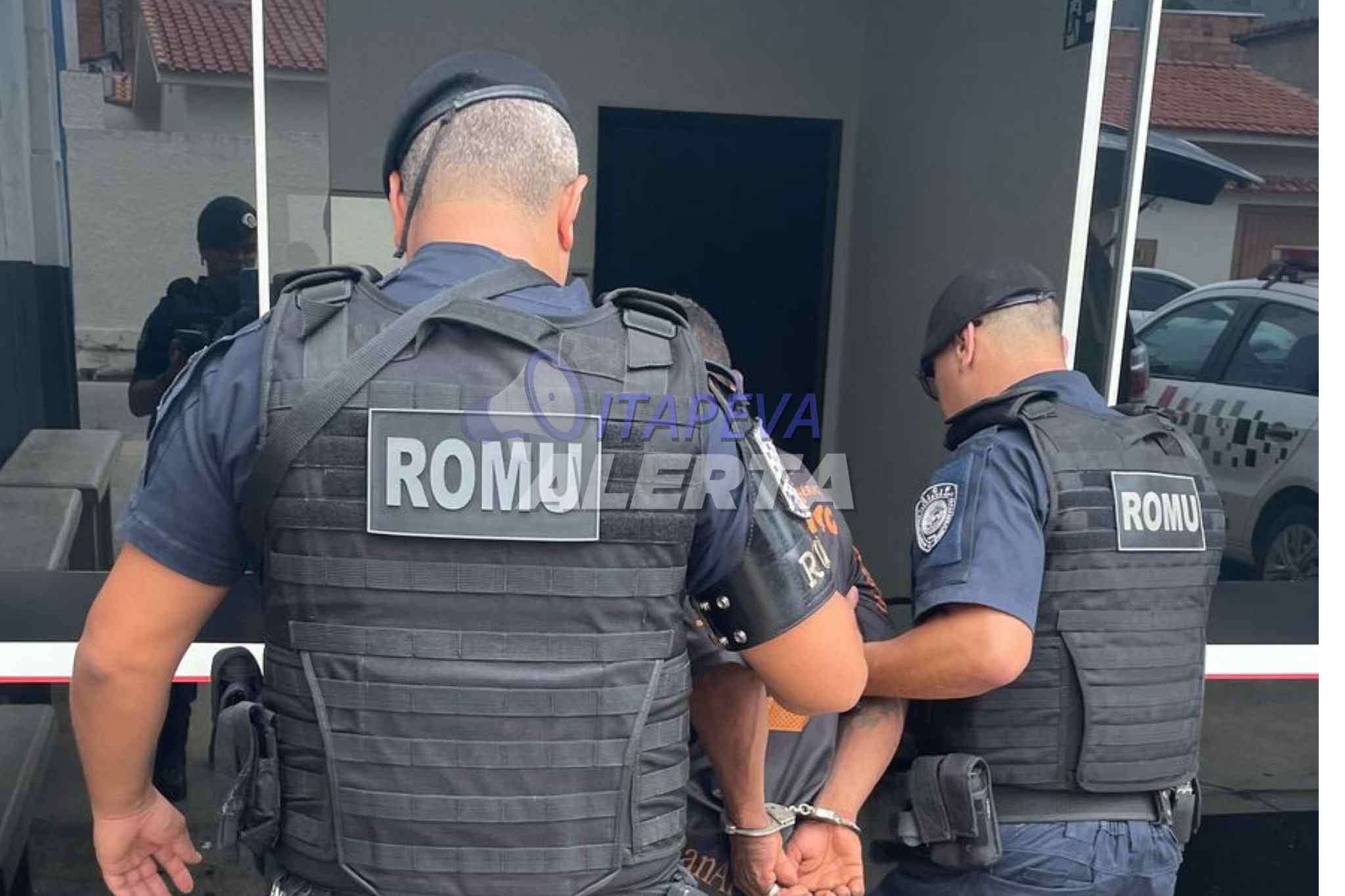 Homem é brutalmente atacado com enxadadas enquanto usava mata como banheiro em Itapeva/SP
