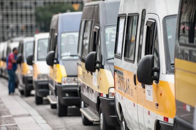 Caos no transporte escolar: motoristas paralisam atividades e centenas de alunos ficam sem aulas em Guapiara