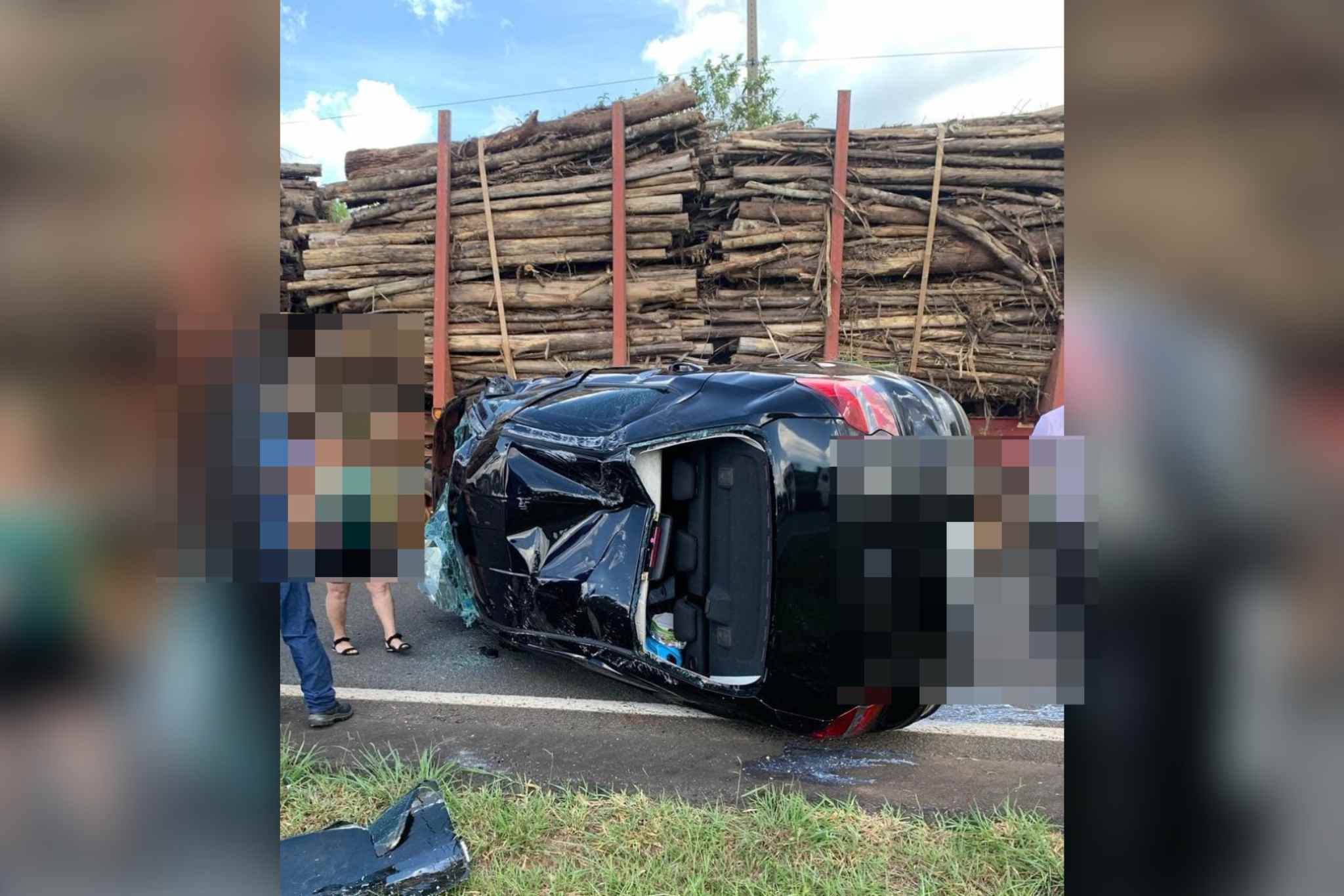 Capotamento na Raposo Tavares em Itapetininga provoca lentidão; motorista de 69 anos sai ilesa