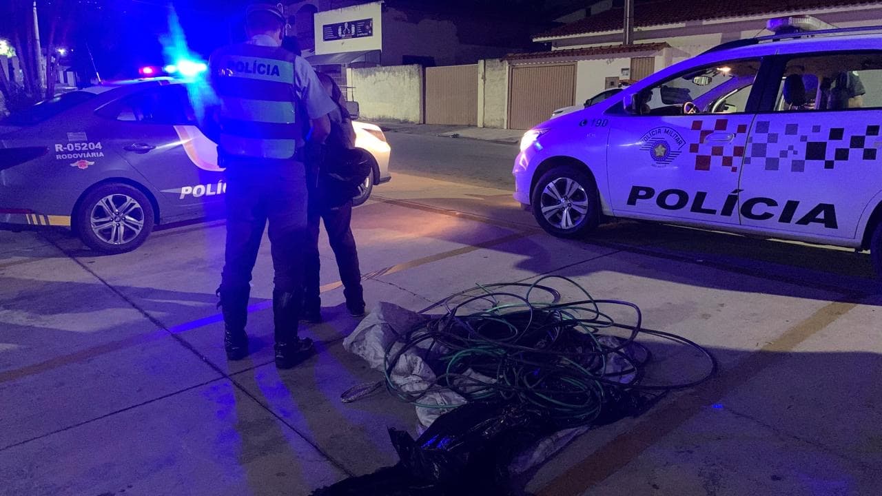 Homem é preso em flagrante por furto de fios elétricos na SP-258, em Itapeva