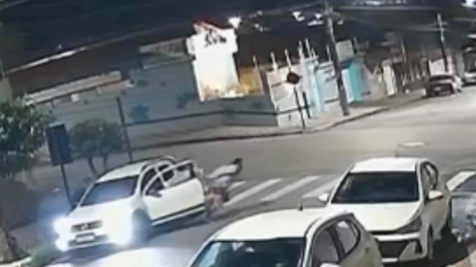 Enquanto fazia entrega, trabalhador tem R$ 1.240 furtado e carro quase levado em Itapeva