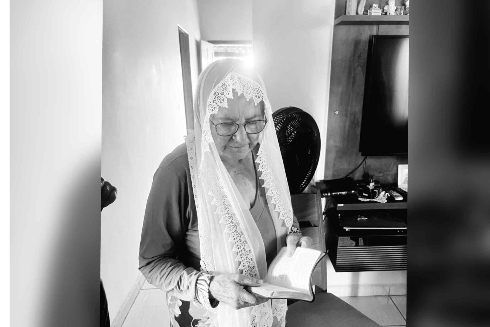 Nota de pesar e homenagem à Dona Lurdes, mãe do vereador Roberto Comeron