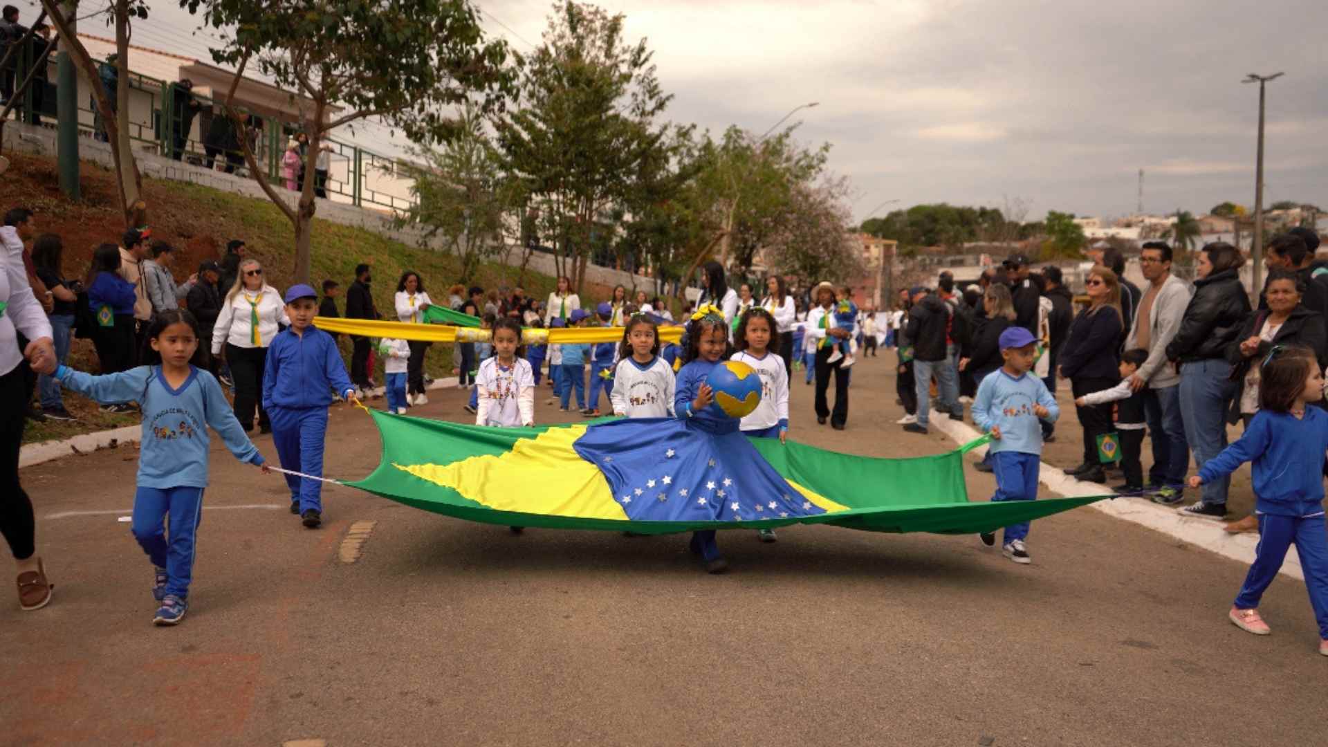Após cinco anos, Itapeva retoma desfile de 7 de Setembro e celebra Independência com grande participação