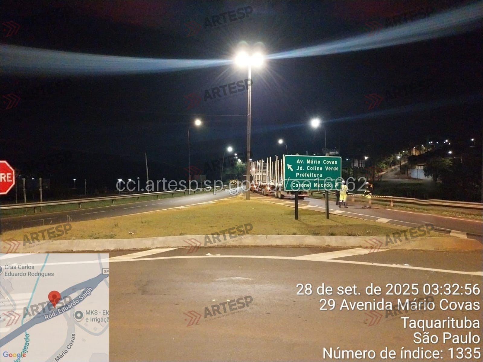 Acidente entre moto e carreta deixa motociclista morto na SP-255 em Taquarituba