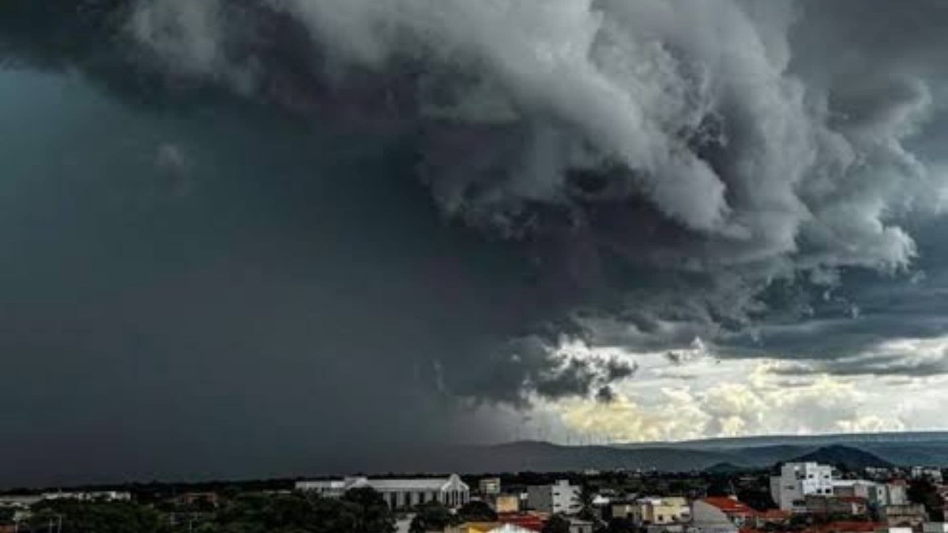 Itapeva em Alerta para Tempestade com Ventos de até 110 km/h