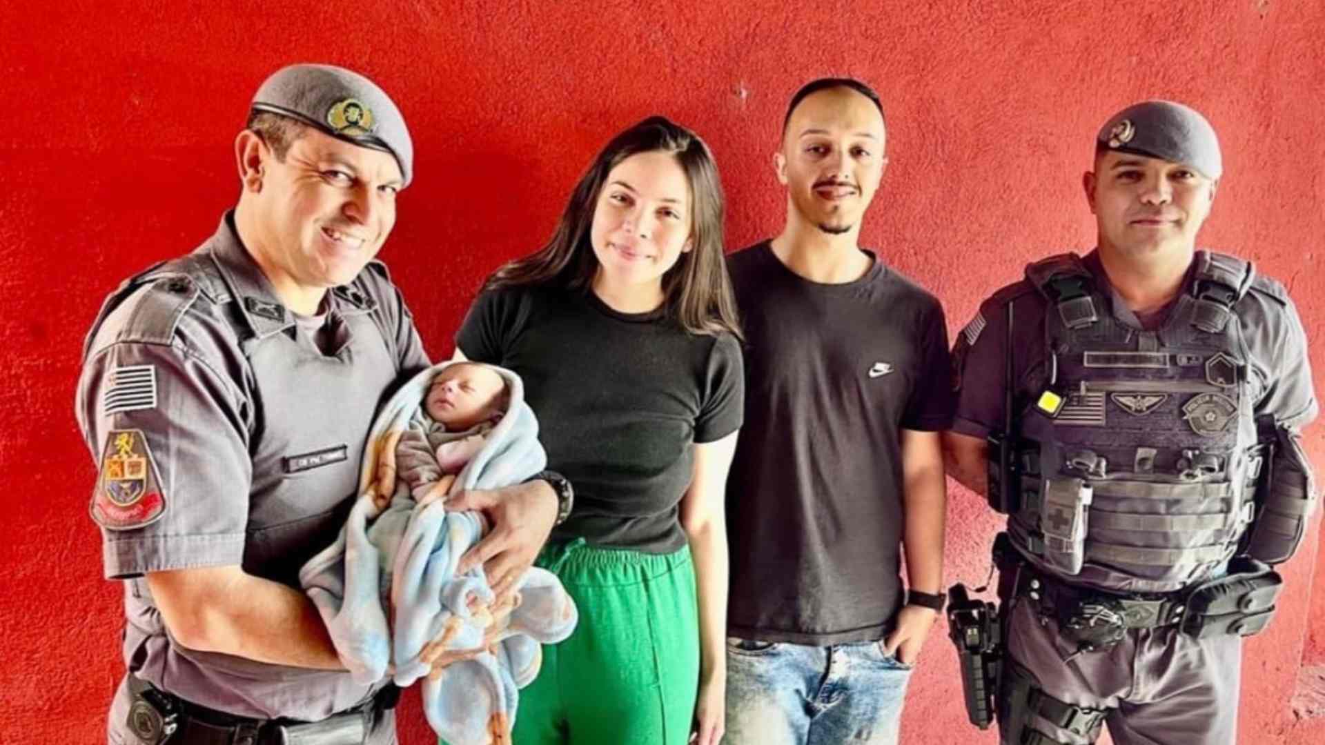 Policiais Militares Salvam Bebê de 14 Dias Engasgado Durante Amamentação em Itapeva