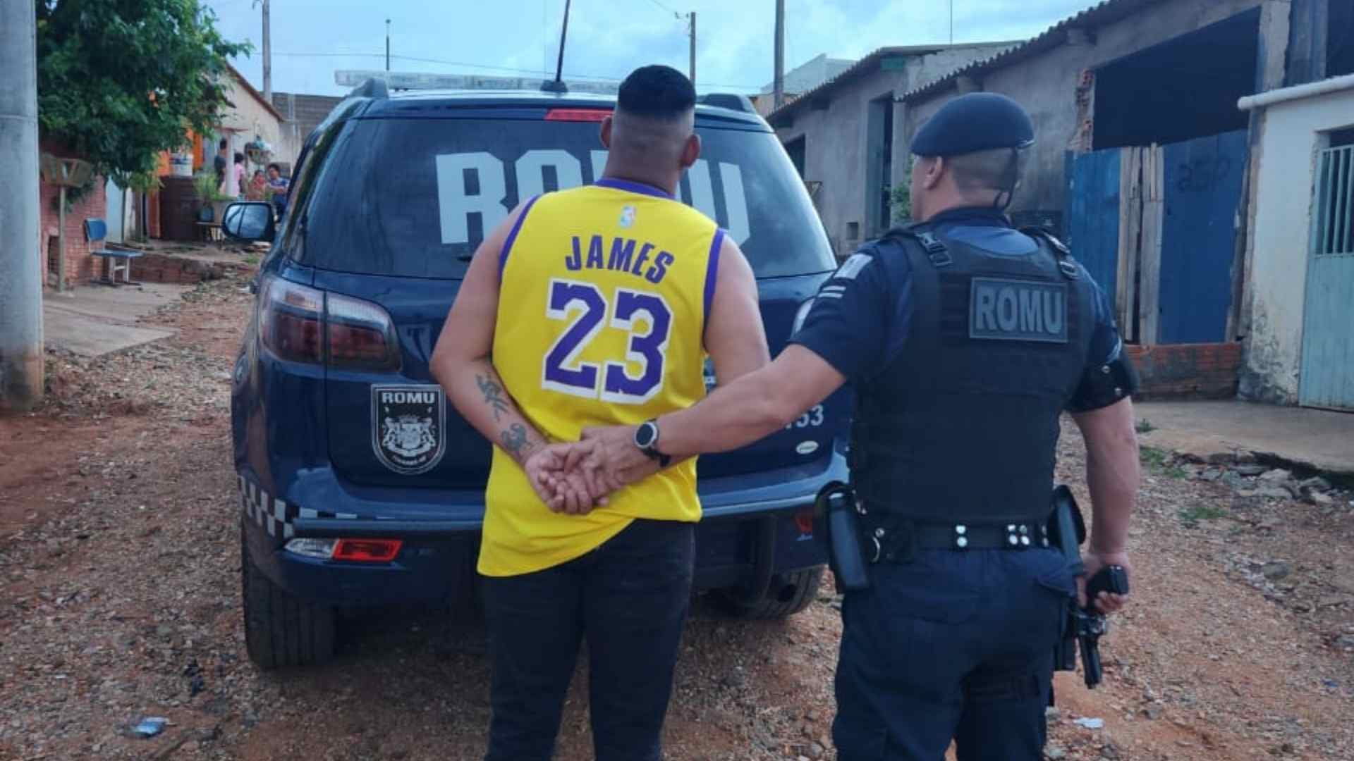 Fugitivo da Justiça é capturado pela ROMU em bar no bairro Novo Horizonte, em Itararé (SP)