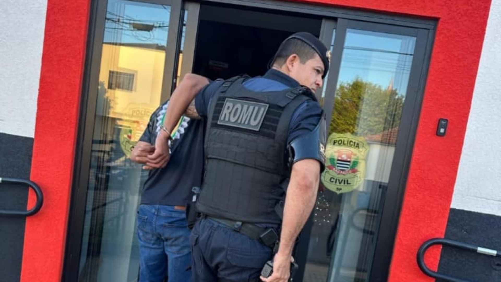 FEMINICÍDIO NA VILA BECA: MULHER É MORTA A FACADAS NA FRENTE DO FILHO DE 7 ANOS; EX-COMPANHEIRO É PRESO EM FLAGRANTE