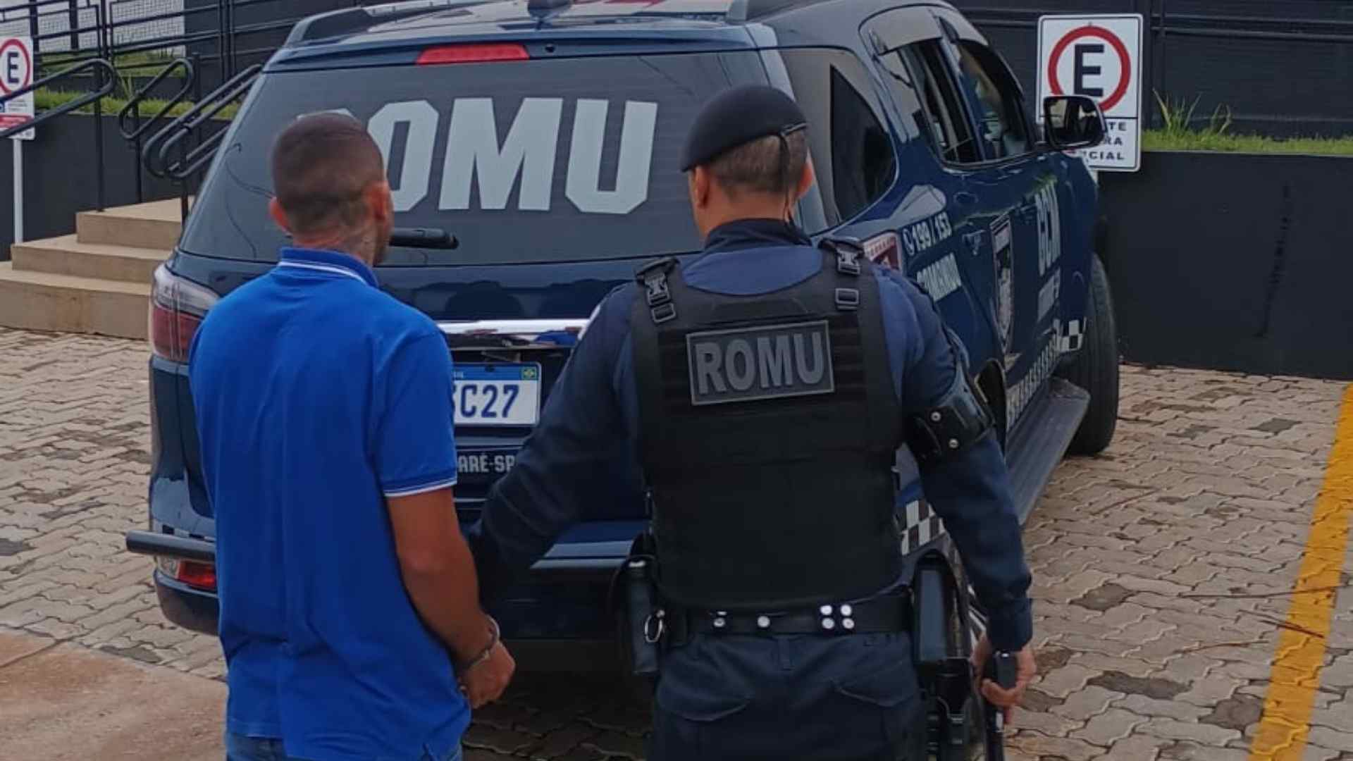 ROMU captura foragido da Justiça e desmantela ponto de preparo de drogas em Itararé