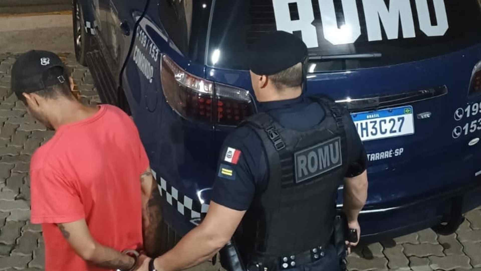 ROMU flagra tráfico de drogas em via pública no bairro Novo Horizonte, em Itararé (SP)