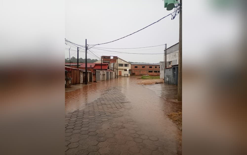 Chuva forte com 60 milímetros provoca alagamentos e deixa desalojados em Nova Campina