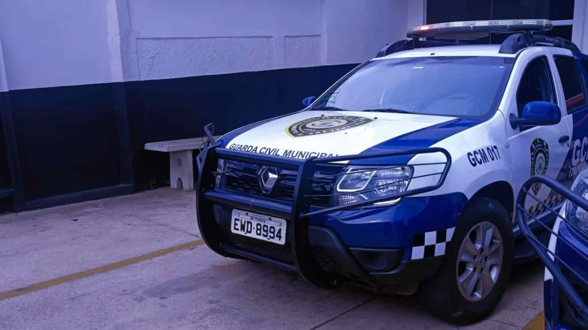 Condutor de bicicleta motorizada é preso após atropelar agente da GCM durante fuga em Itapeva