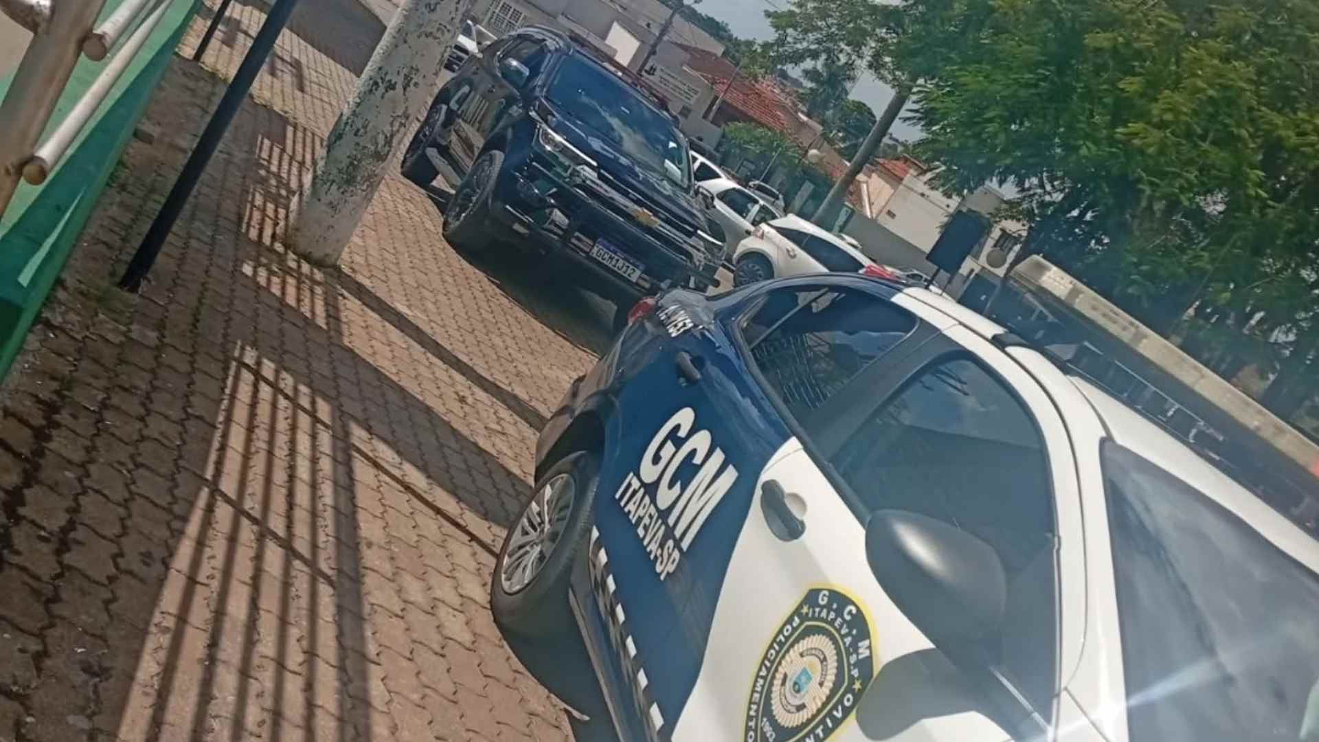 Paciente é conduzido após desacato a enfermeira em unidade de saúde de Itapeva