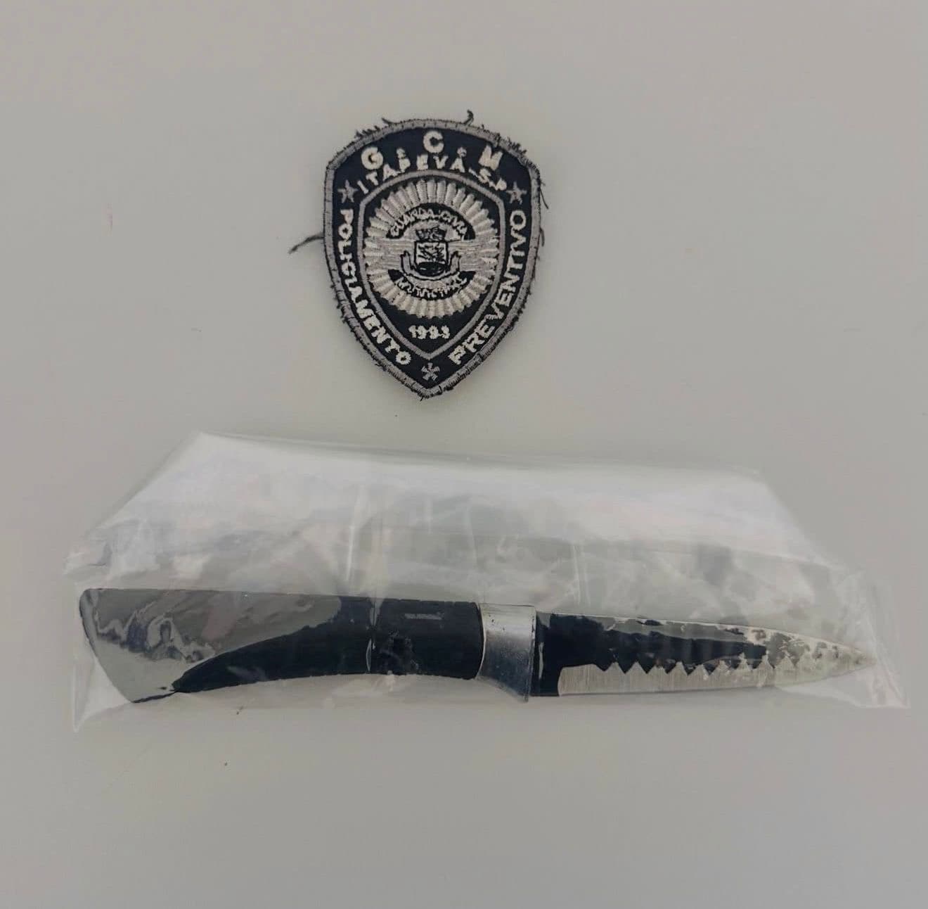 Agressor armado com faca é detido pela Patrulha Guardiã Maria da Penha após rondar vítima em Itapeva/SP