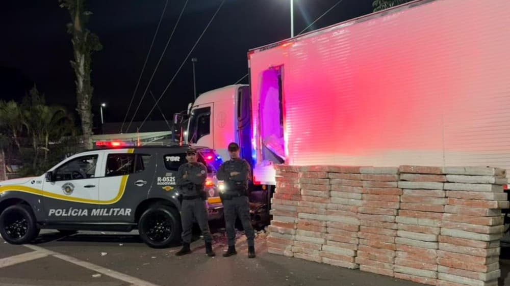 1,5 tonelada de maconha é apreendida na Rodovia Raposo Tavares; motorista é preso após tentativa de fuga em Angatuba