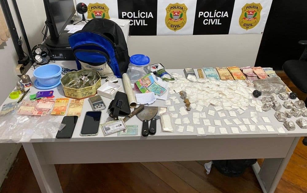 Operação policial contra o tráfico de drogas resulta na prisão de três indivíduos em Guapiara
