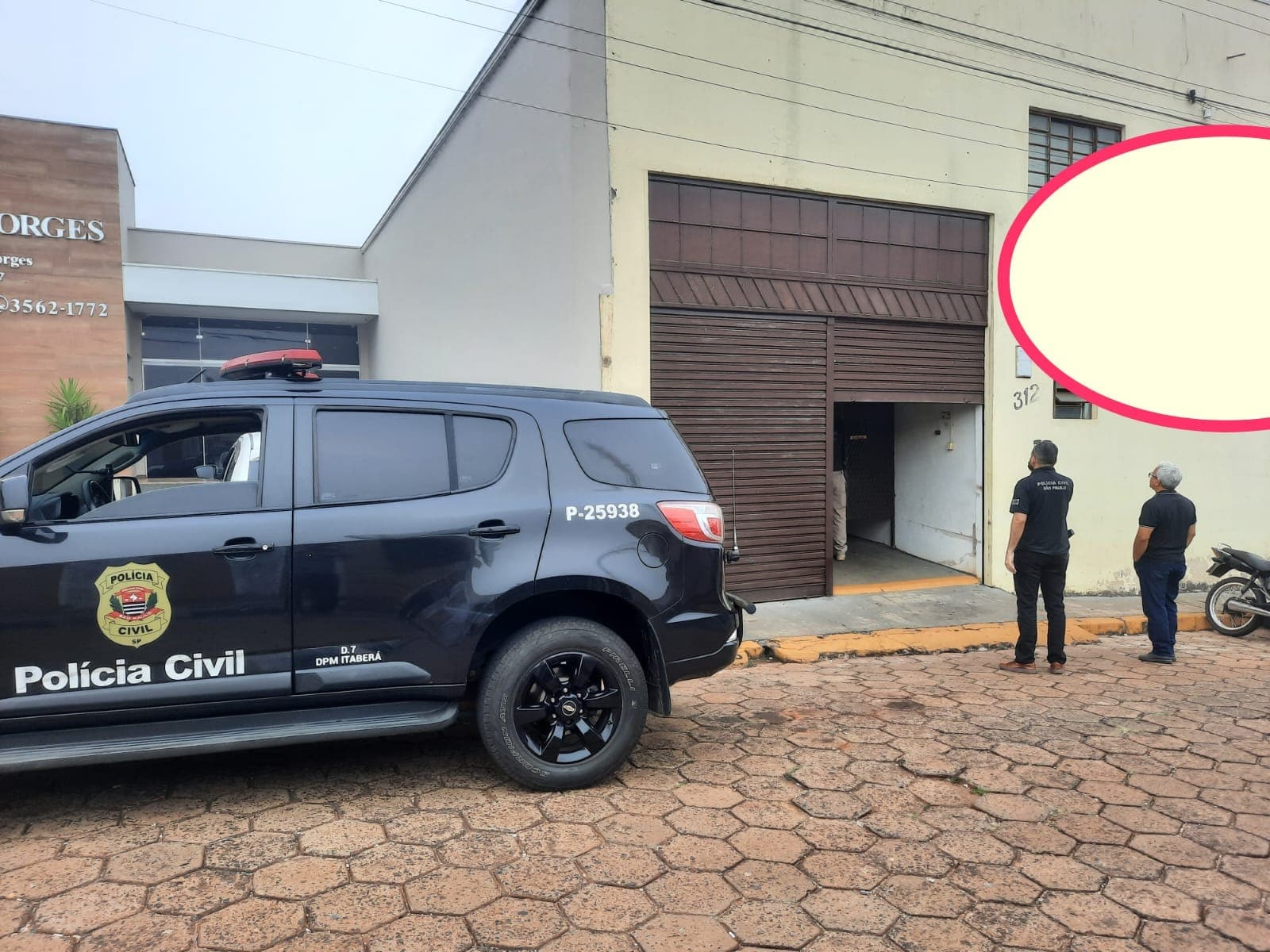 Homem agride idosa, faz empréstimo de transferência bancária da conta da idosa para sua conta em Itaberá/SP