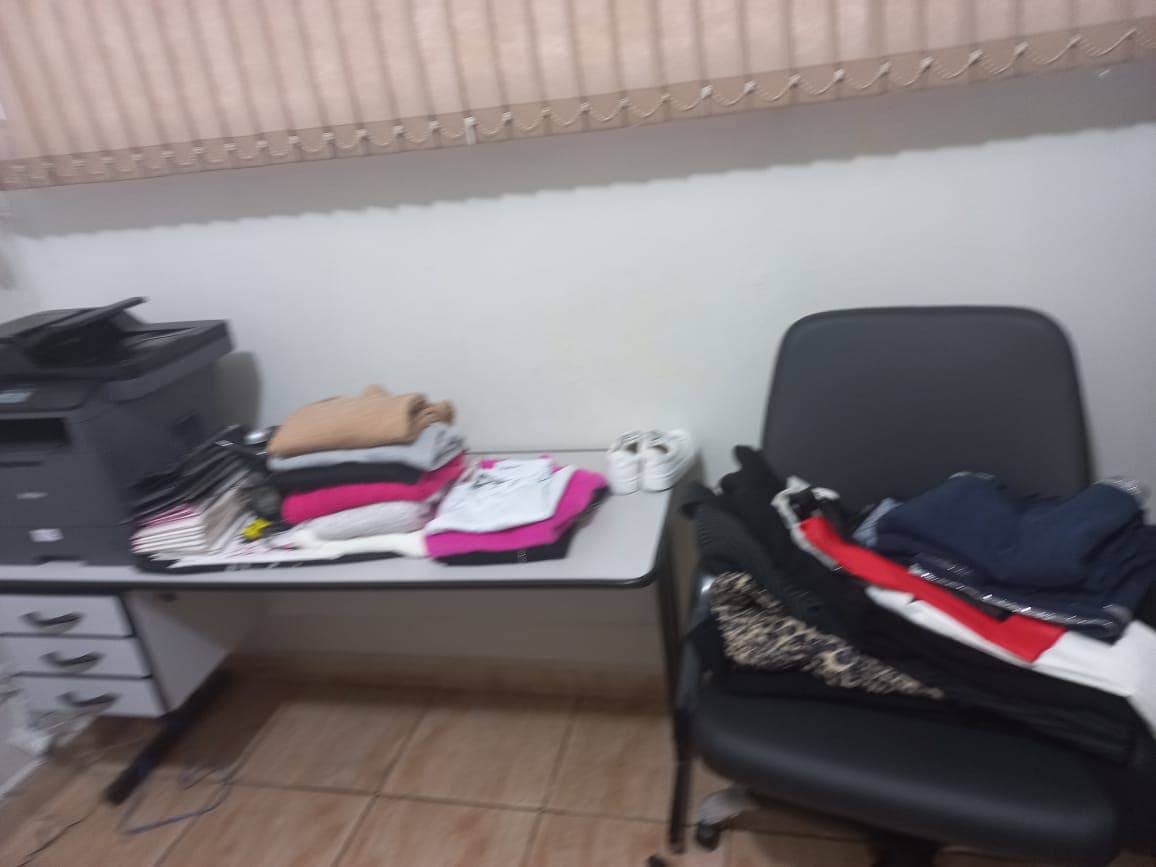 Polícia Militar captura ladrões e recupera parte das mercadorias furtadas de loja no centro de Itapeva/SP