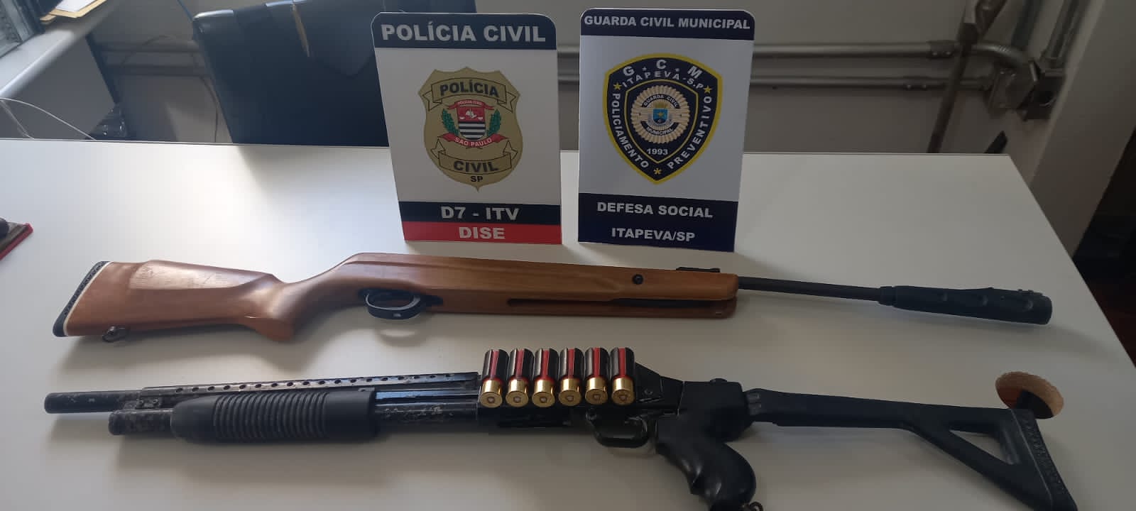 Recuperação de espingarda calibre 12 roubada e um homem preso após investigações da DISE em Itapeva/SP
