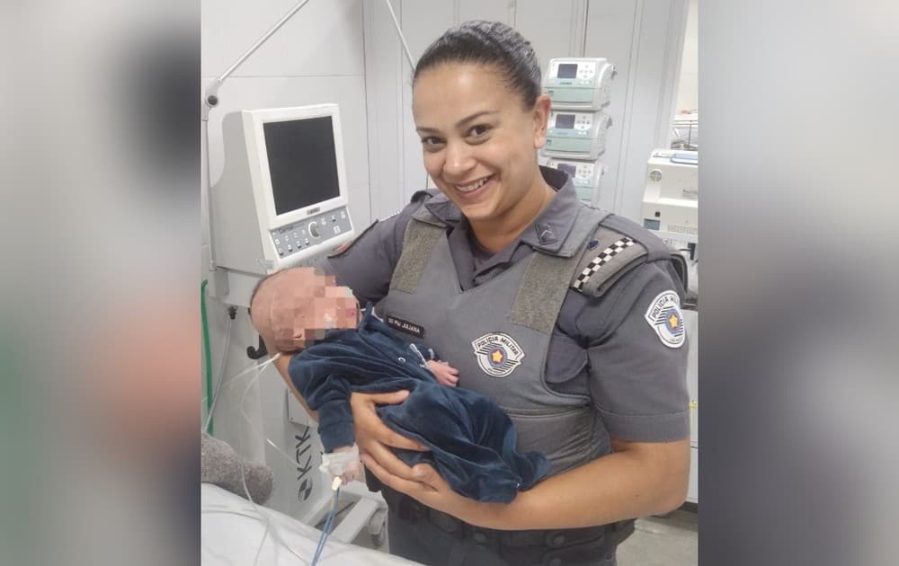 Bebê engasgado é salvo após mãe buscar ajuda na Polícia Militar de Avaré