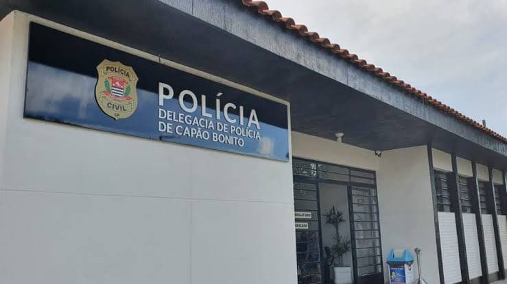 Homem é preso em Capão Bonito/SP por descumprir medida protetiva, invadir residência da ex-mulher e fugir com criança de 3 anos