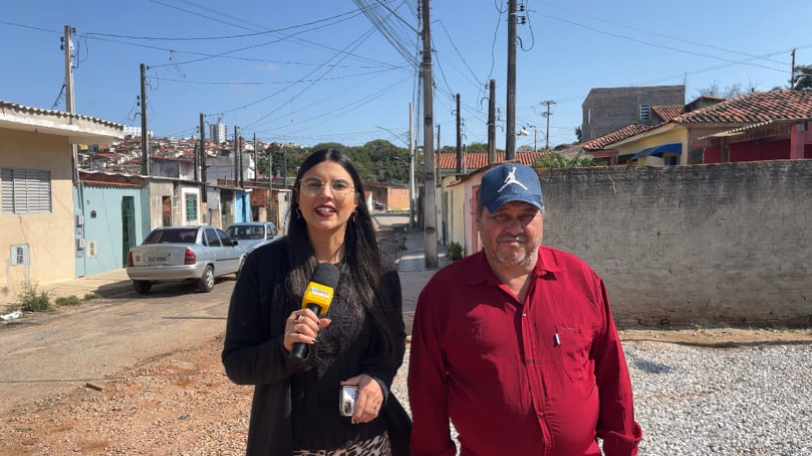 Esgoto a céu aberto, descaso, abandono e sujeira no bairro Miguelzinho, Itapeva/SP