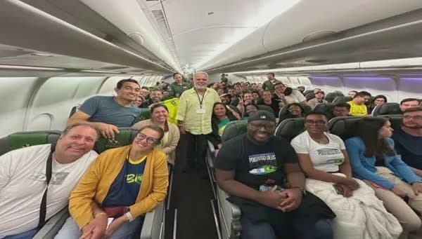 Brasileiros resgatados de Israel chegam a Brasília e se preparam para retorno a Sorocaba