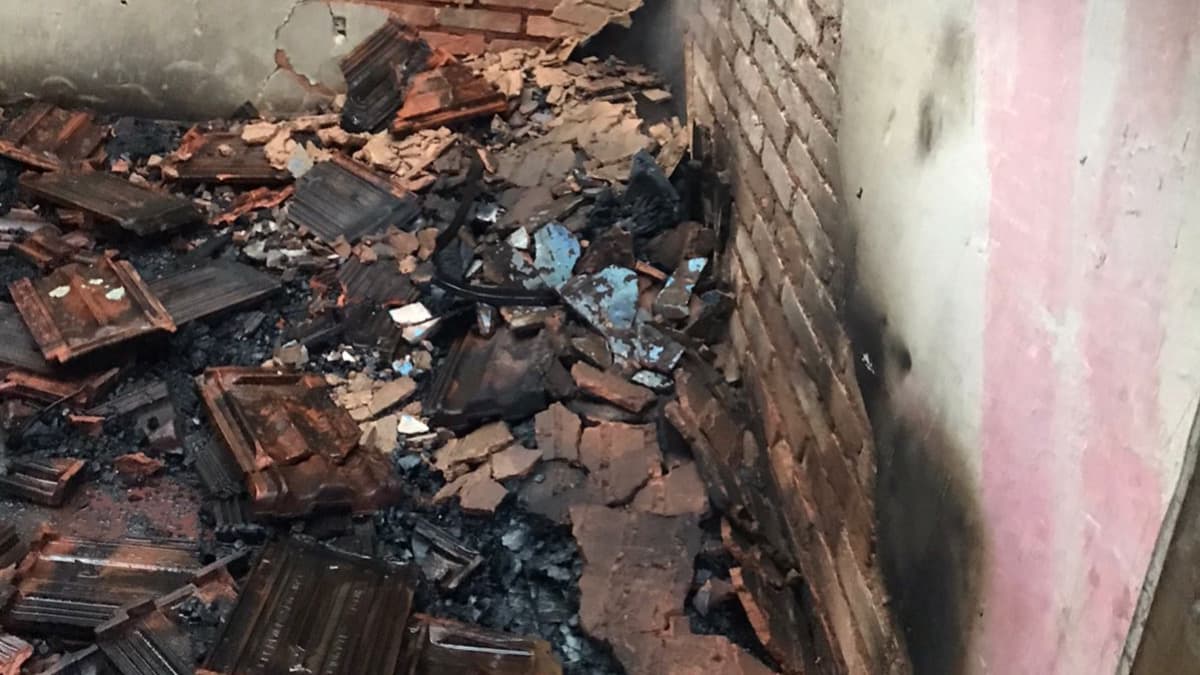 Incêndio destrói residência na Vila Nova, Itapeva/SP